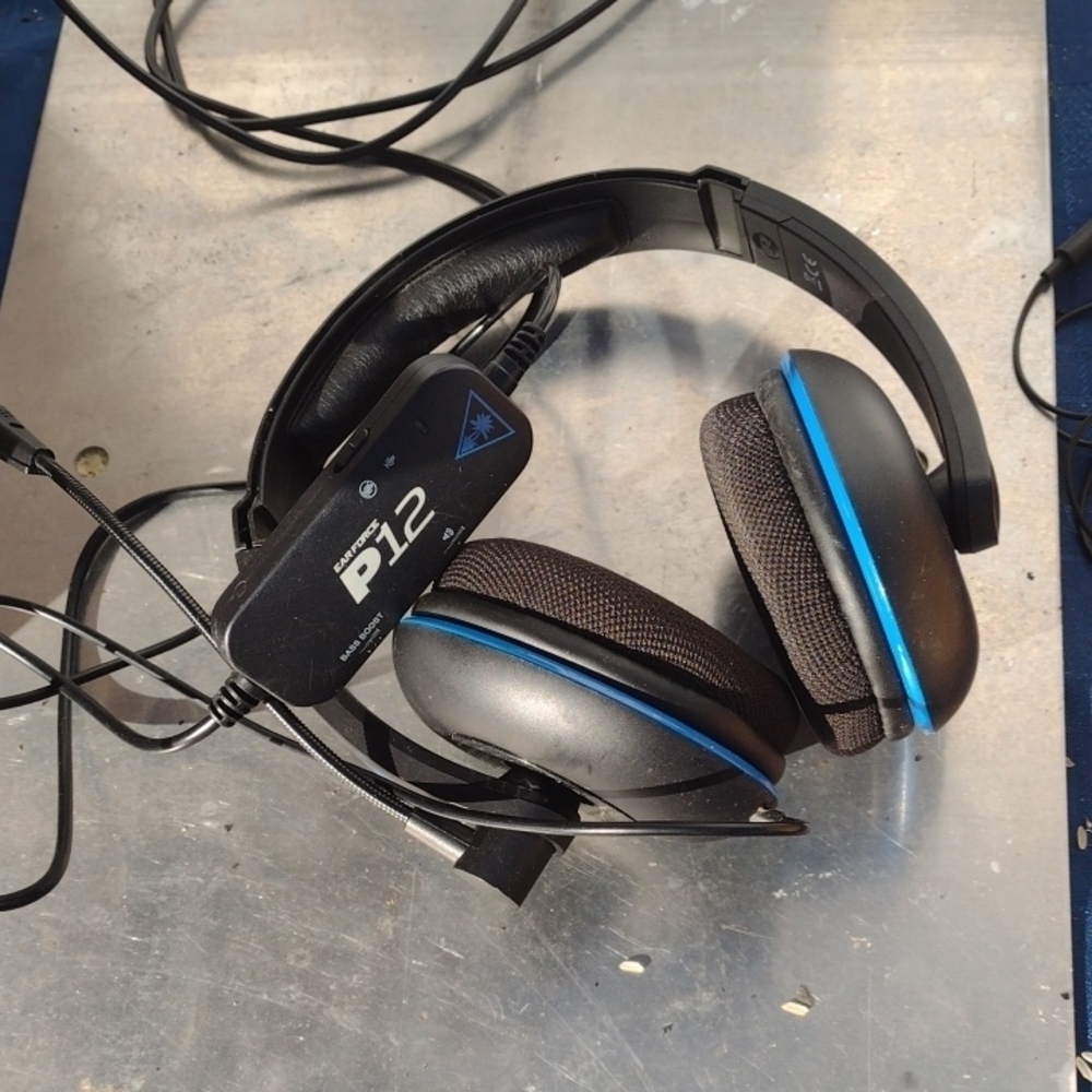 Turtle Beach P12 Gaming Headset - Black and Blue nwot